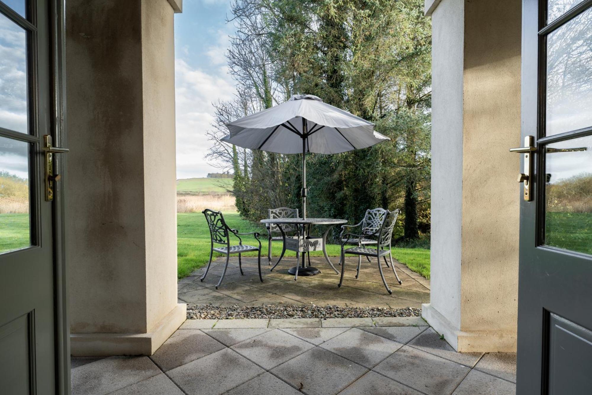 Escape Ordinary At Lough Erne Golf Village Енніскіллен Екстер'єр фото
